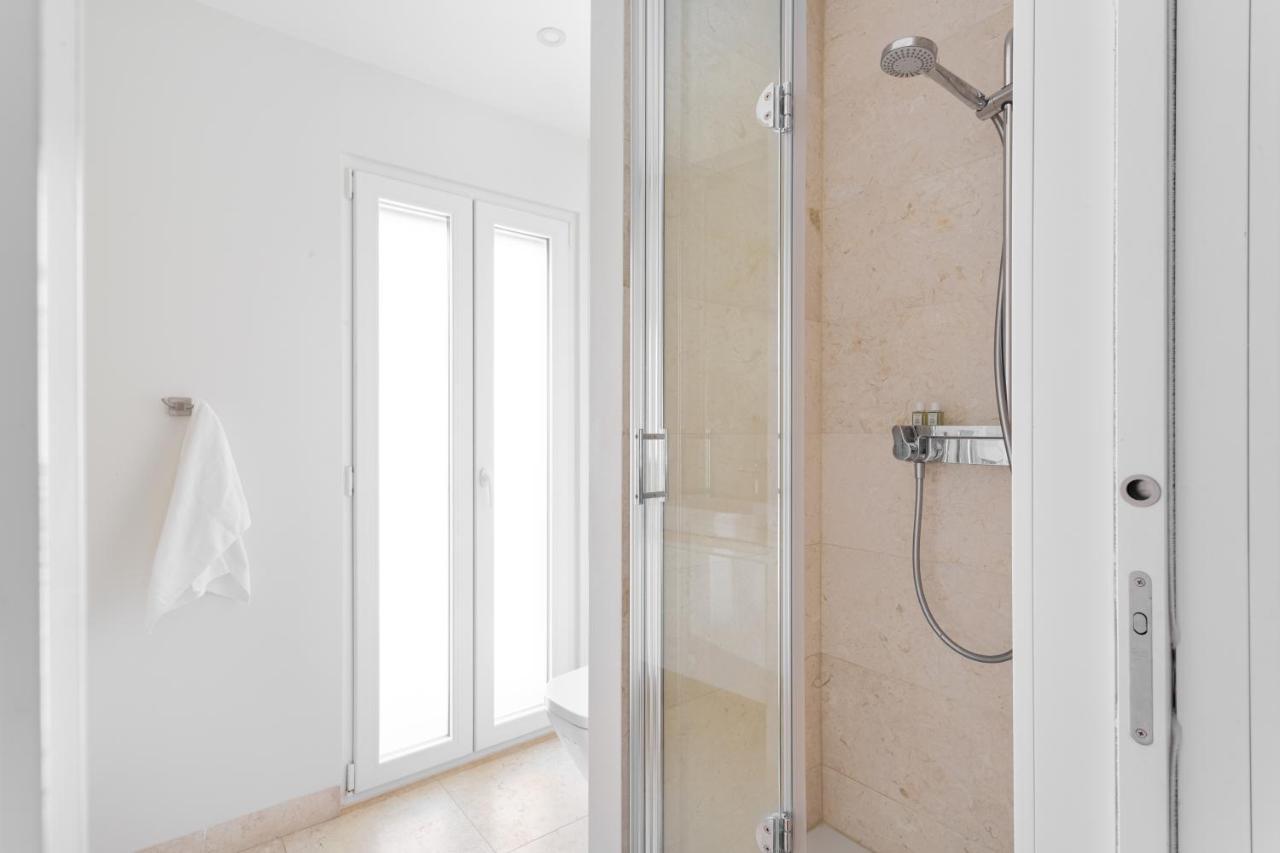 Joivy 2-br Flat With Garage Near Castelo De S Jorge Apartamento *