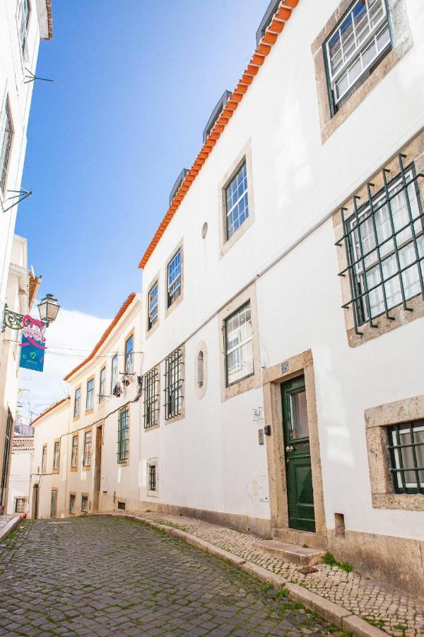 Alfama Delight Panoramic River And Historic Views 3 Bedrooms And 2 Bathrooms Ac 18th Century Building