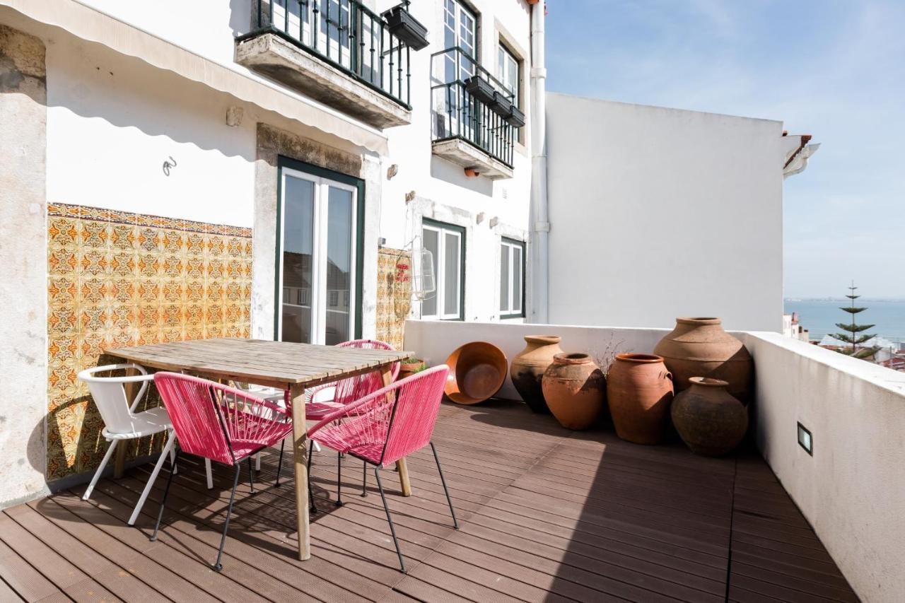 Alfama Terrace River And Historic View Spacious And Charming Ground Floor 18th Century Building Lisboa