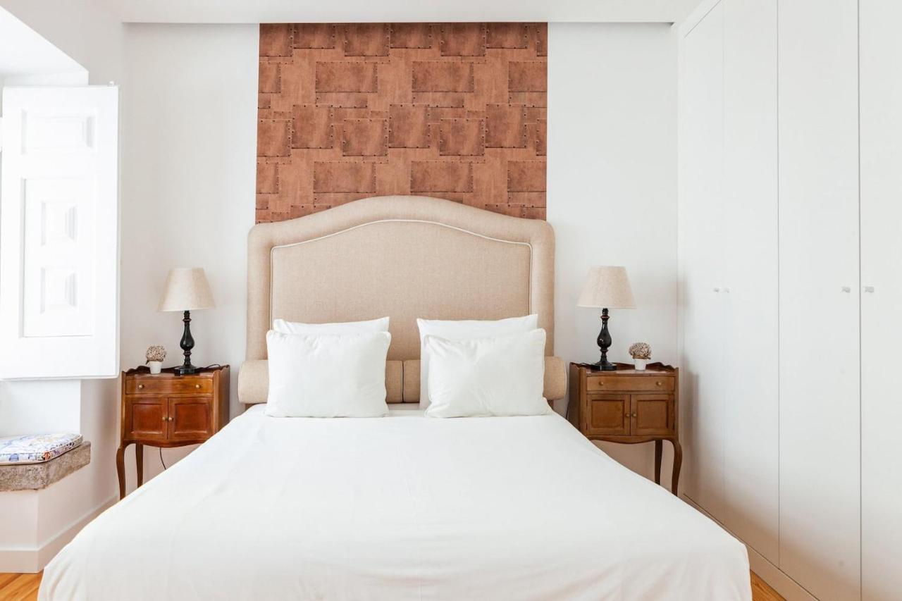 Alfama Delight Panoramic River And Historic Views 3 Bedrooms And 2 Bathrooms Ac 18th Century Building *