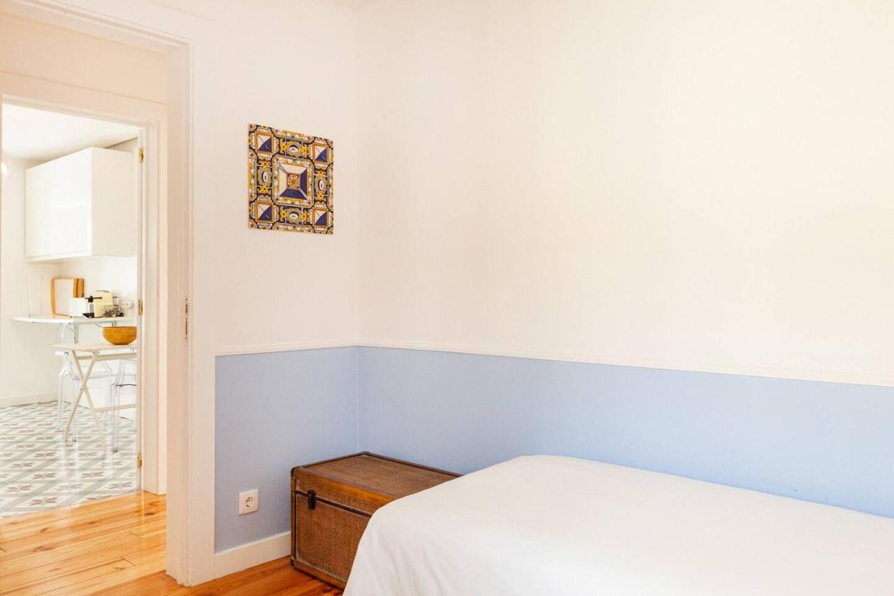 Alfama Delight Panoramic River And Historic Views 3 Bedrooms And 2 Bathrooms Ac 18th Century Building Apartamento *