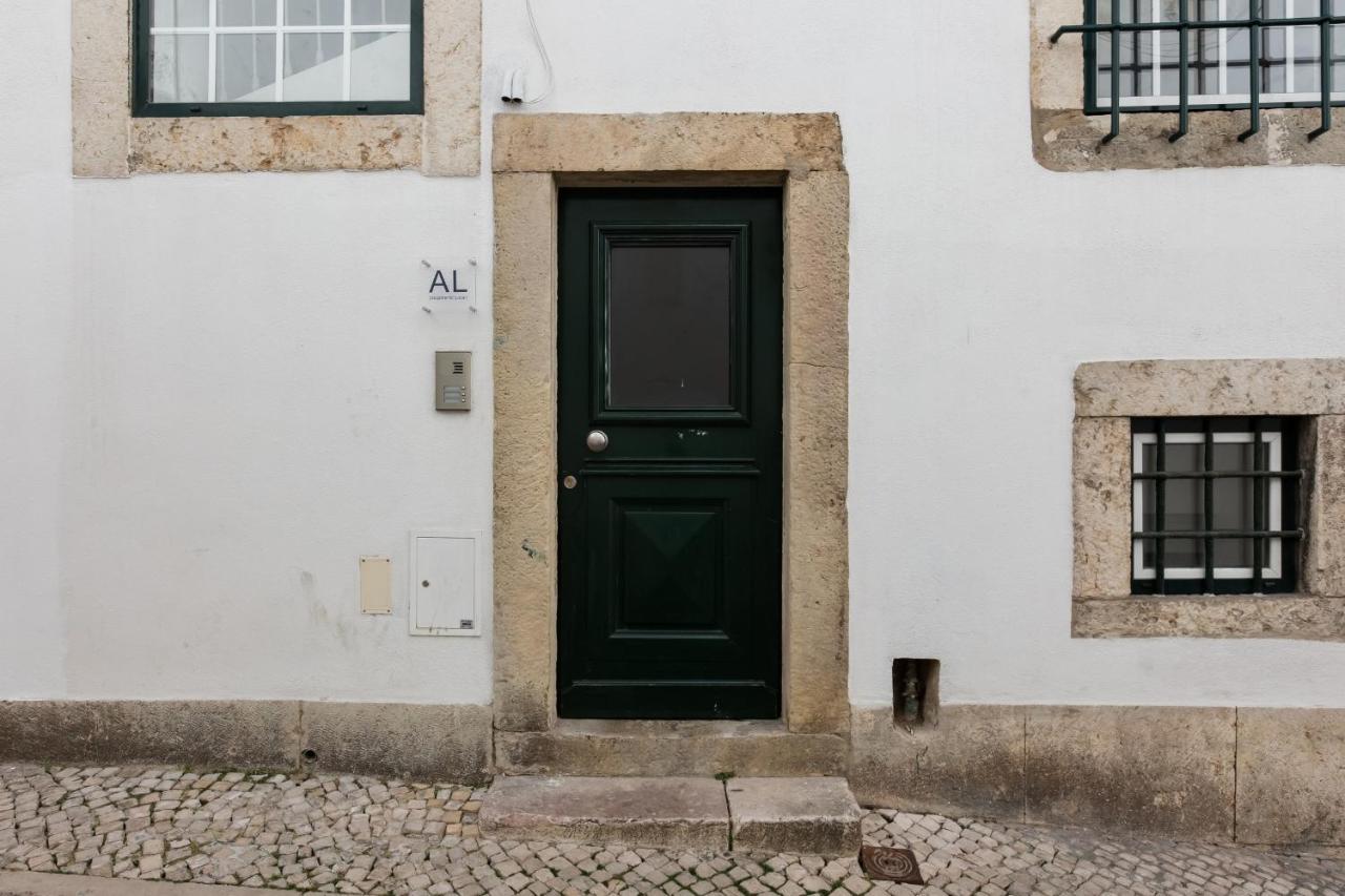 Alfama Terrace River And Historic View Spacious And Charming Ground Floor 18th Century Building
