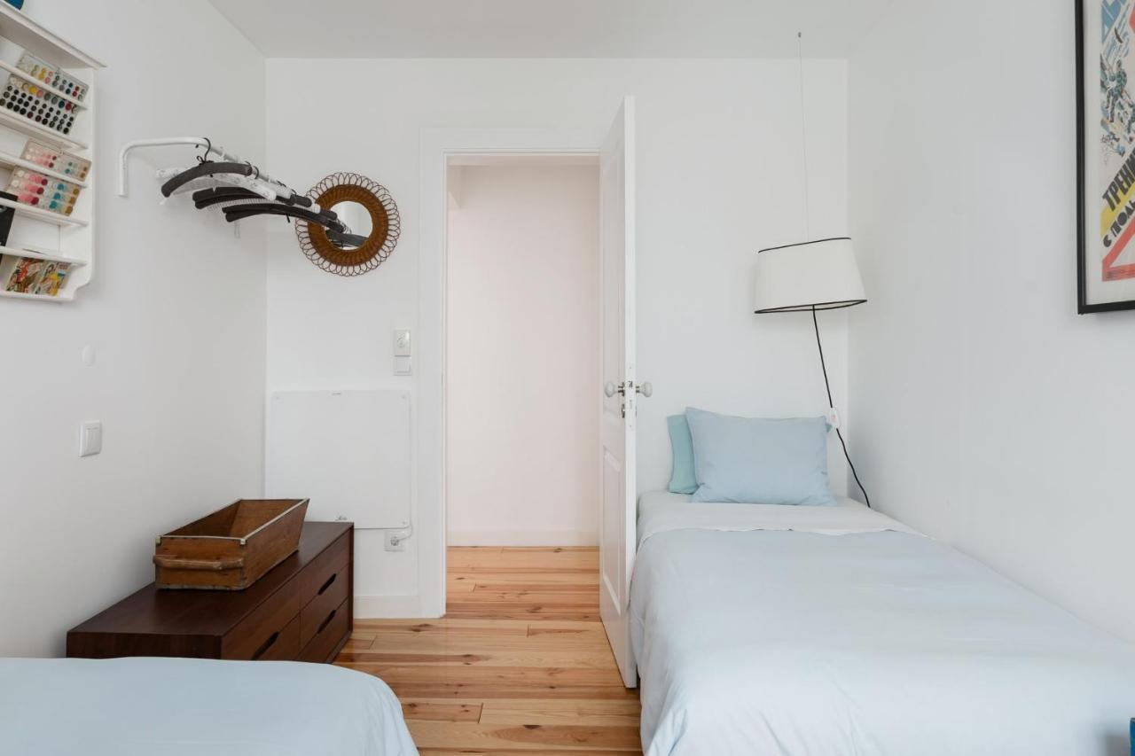 Alfama Terrace River And Historic View Spacious And Charming Ground Floor 18th Century Building Apartamento *
