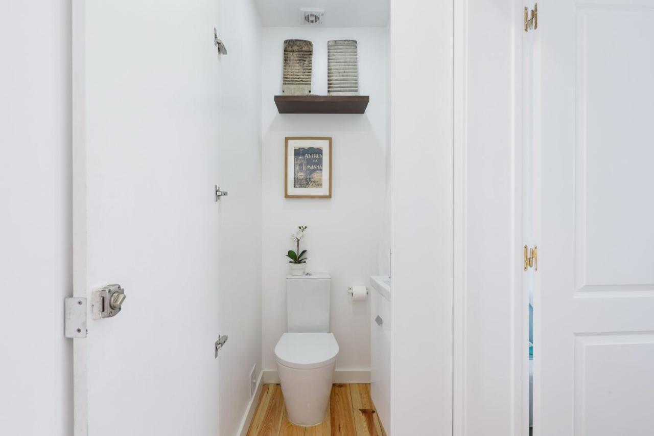 Alfama Terrace River And Historic View Spacious And Charming Ground Floor 18th Century Building Apartamento