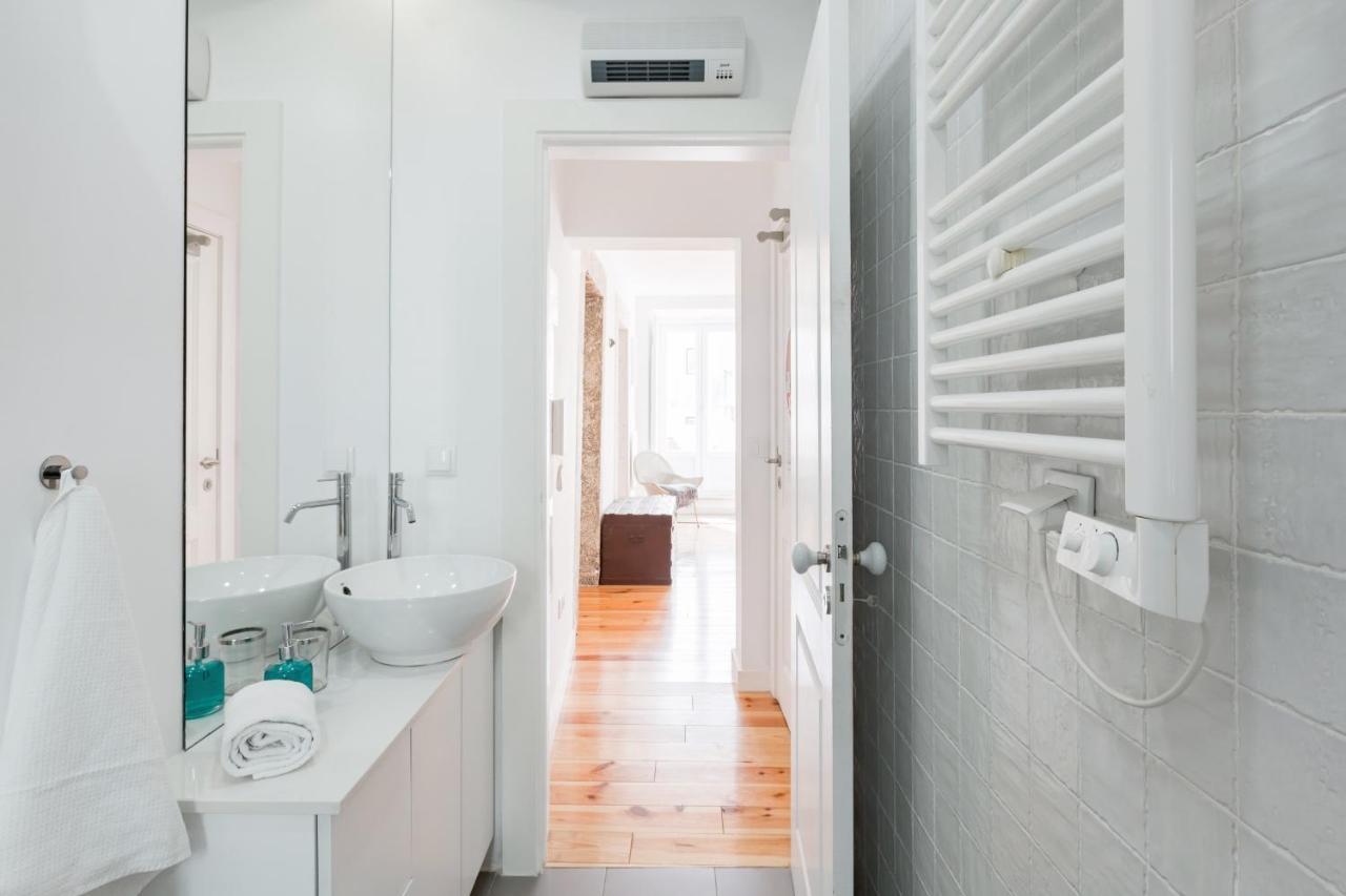 Alfama Terrace River And Historic View Spacious And Charming Ground Floor 18th Century Building Apartamento