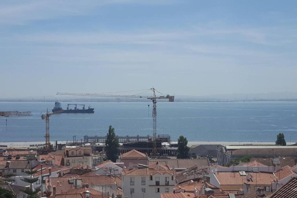 Apartamento Alfama Stunning River And Historic Views 2bedrooms & 2bathrooms Ac Balcony 18th Century Building *