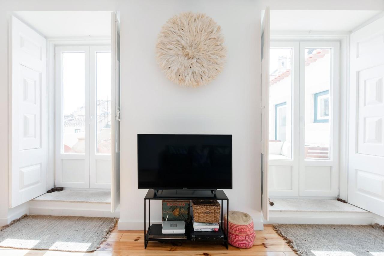 Alfama Terrace River And Historic View Spacious And Charming Ground Floor 18th Century Building Apartamento
