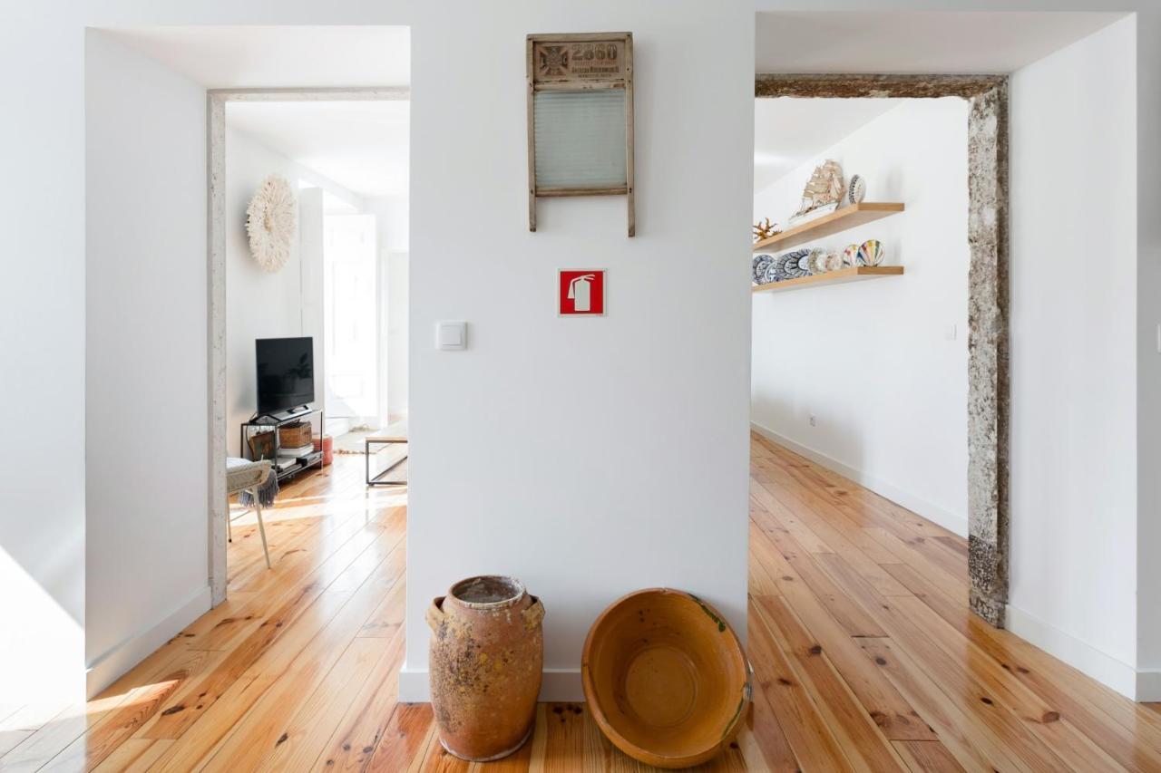 Apartamento Alfama Terrace River And Historic View Spacious And Charming Ground Floor 18th Century Building *