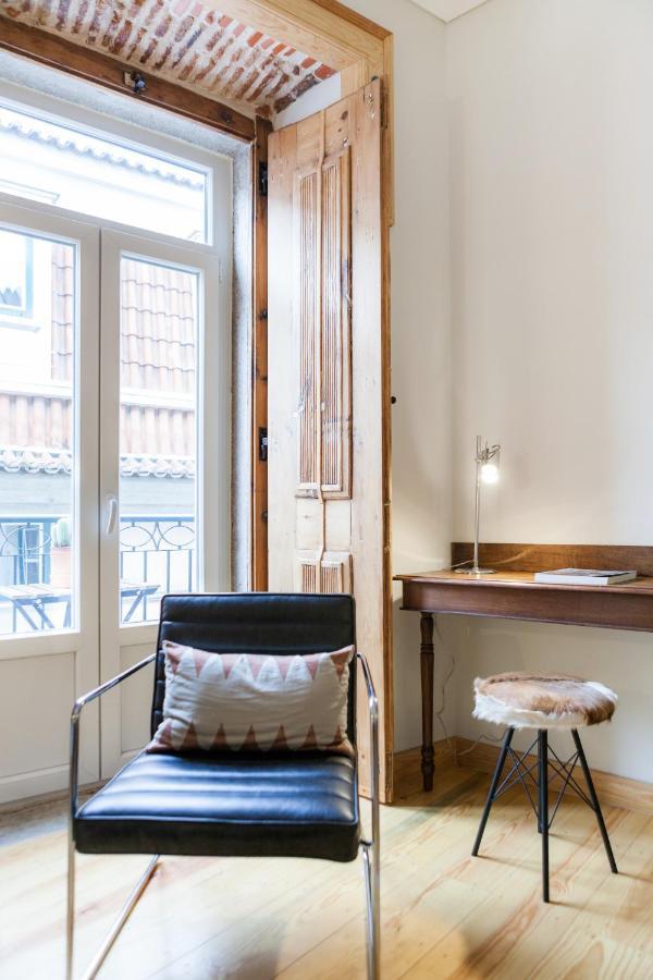 Charming Flat With Balconies Chiado District 2 Bedrooms & Ac 19th Century Building Apartamento Lisboa