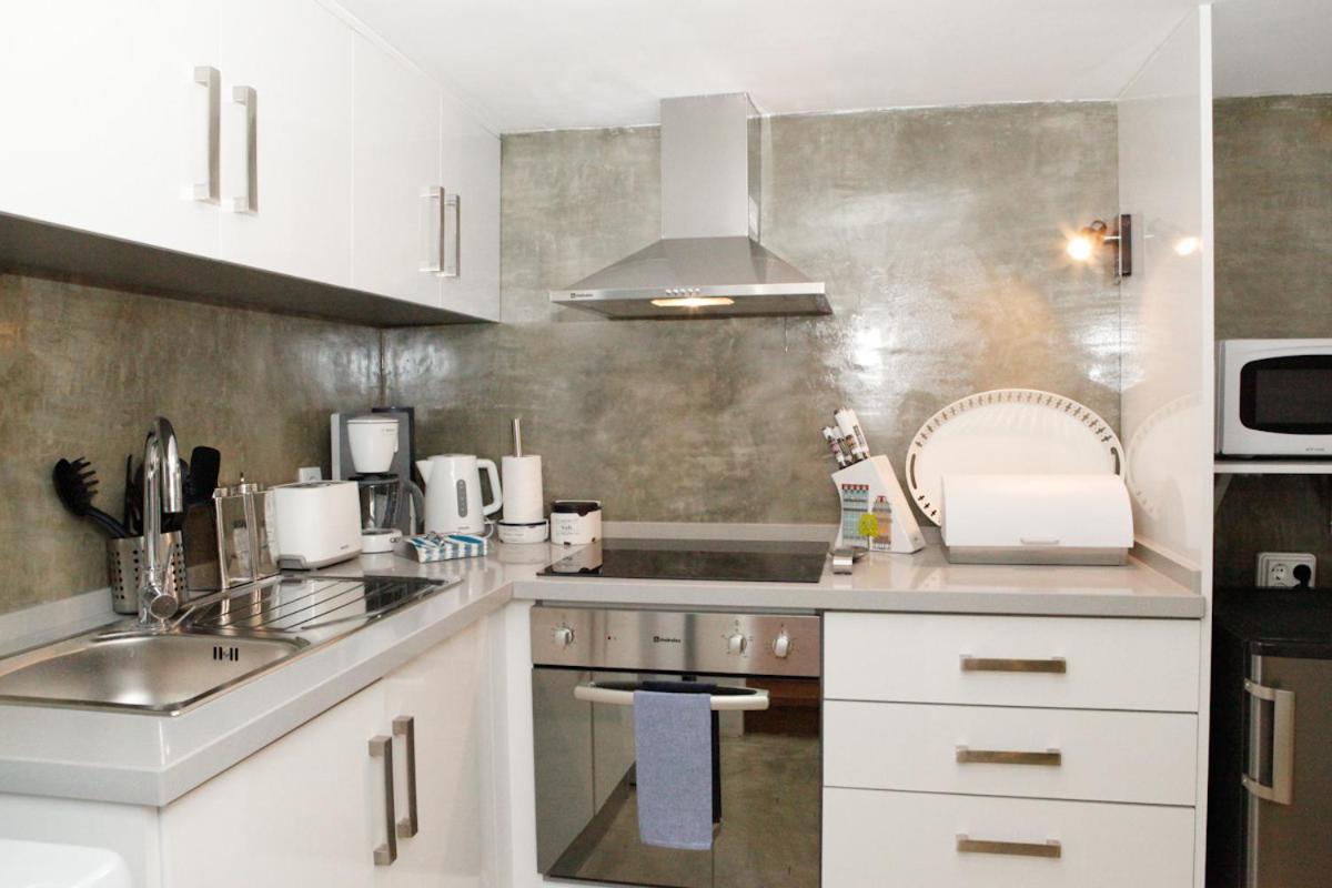 Best Terrace River View Apt In Alfama *