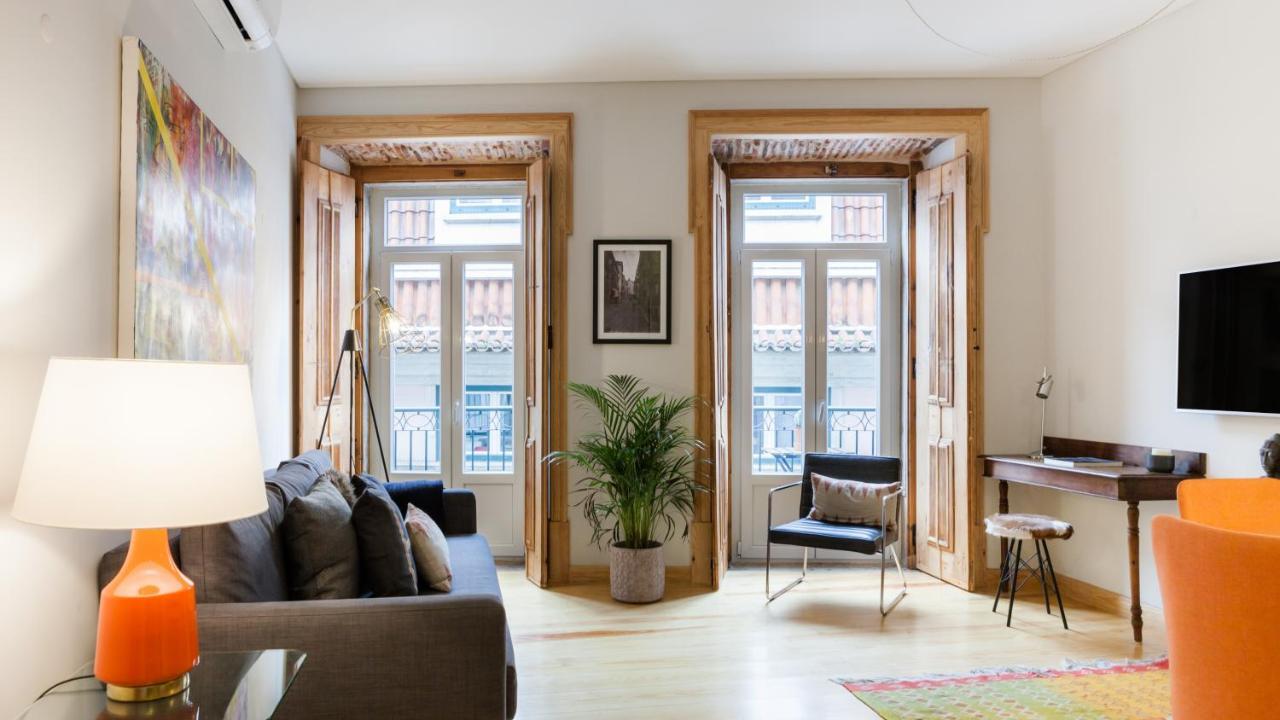 Charming Flat With Balconies Chiado District 2 Bedrooms & Ac 19th Century Building Apartamento Lisboa
