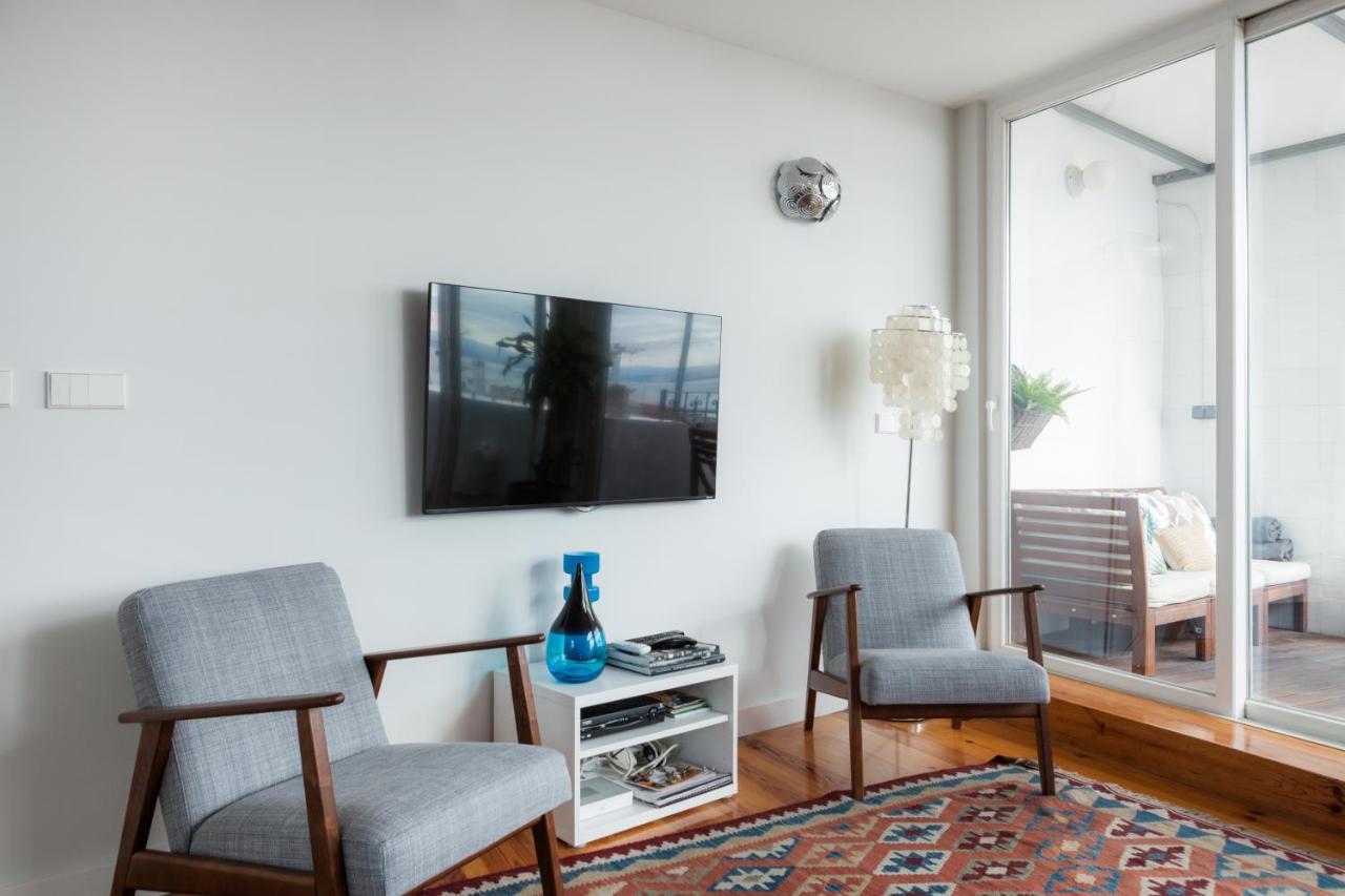 Amazing Rooftop Terrace With River And Historic View 4 Bedrooms 4 Bathrooms Ac 19th Century Building Chiado Lisboa