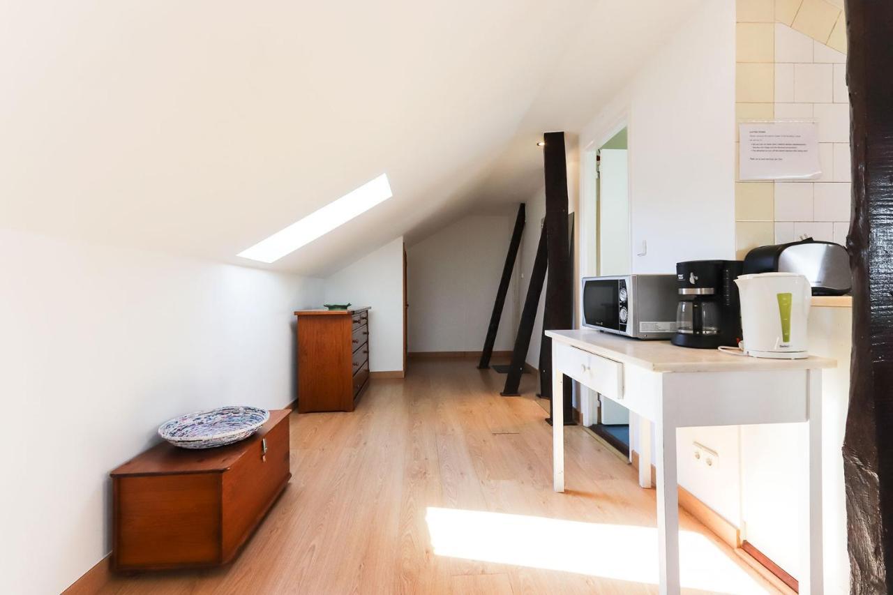 Sunny Attic Loft By Homing *
