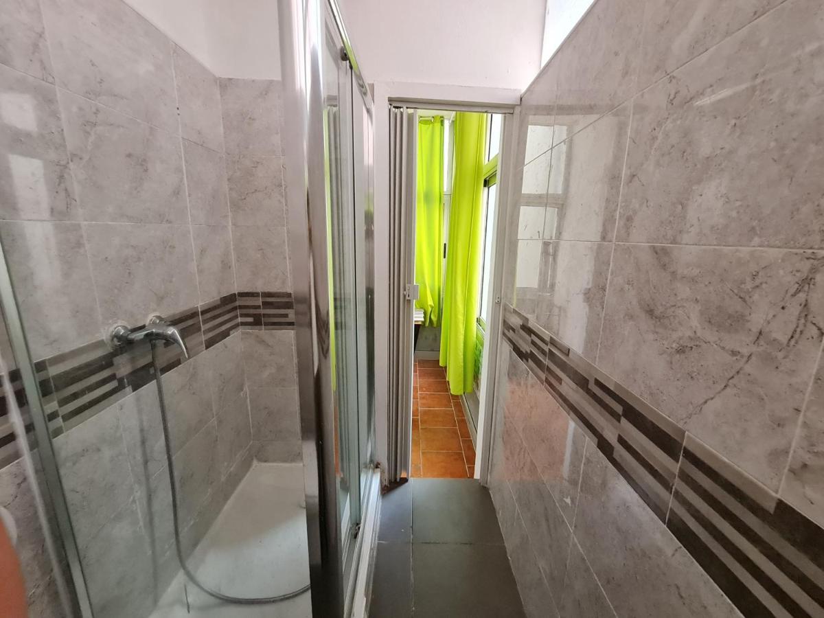 Shangri-la Anjos Bed and breakfast Lisboa