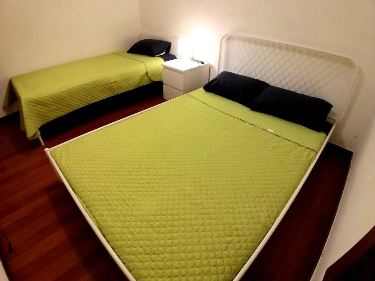 Theorynomad Al Hostal
