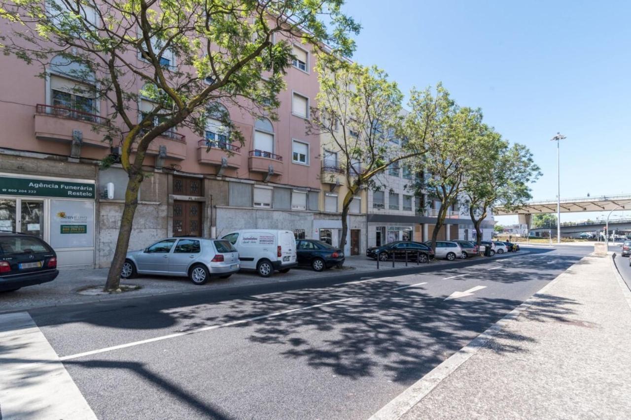 Charming 2 Bedroom At Restelo Apartamento Lisboa