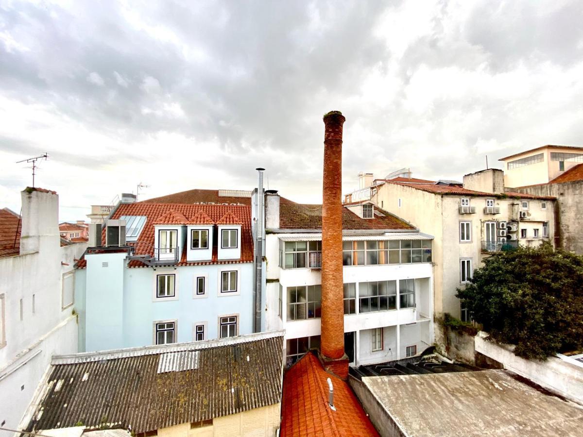 Casa de hóspedes Artdeco Chiado 4 - Large Comfortable Double With Shared Bathroom *