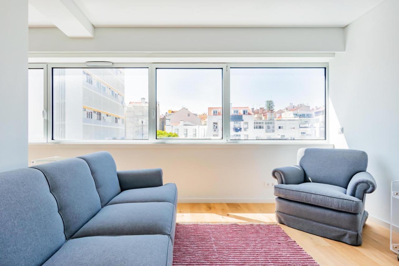 Estrela Modern Flat @ Infante Santo * Lisboa