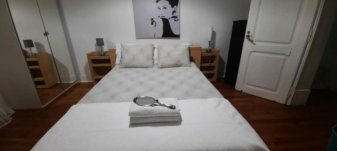 Apartamento Sunny Terrace Apt, Close To Downtown! 2 Bedroom Flat Lisboa