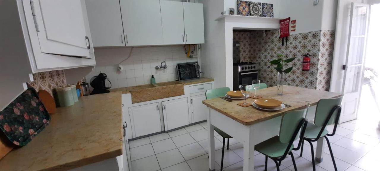 Apartamento Sunny Terrace Apt, Close To Downtown! 2 Bedroom Flat Lisboa