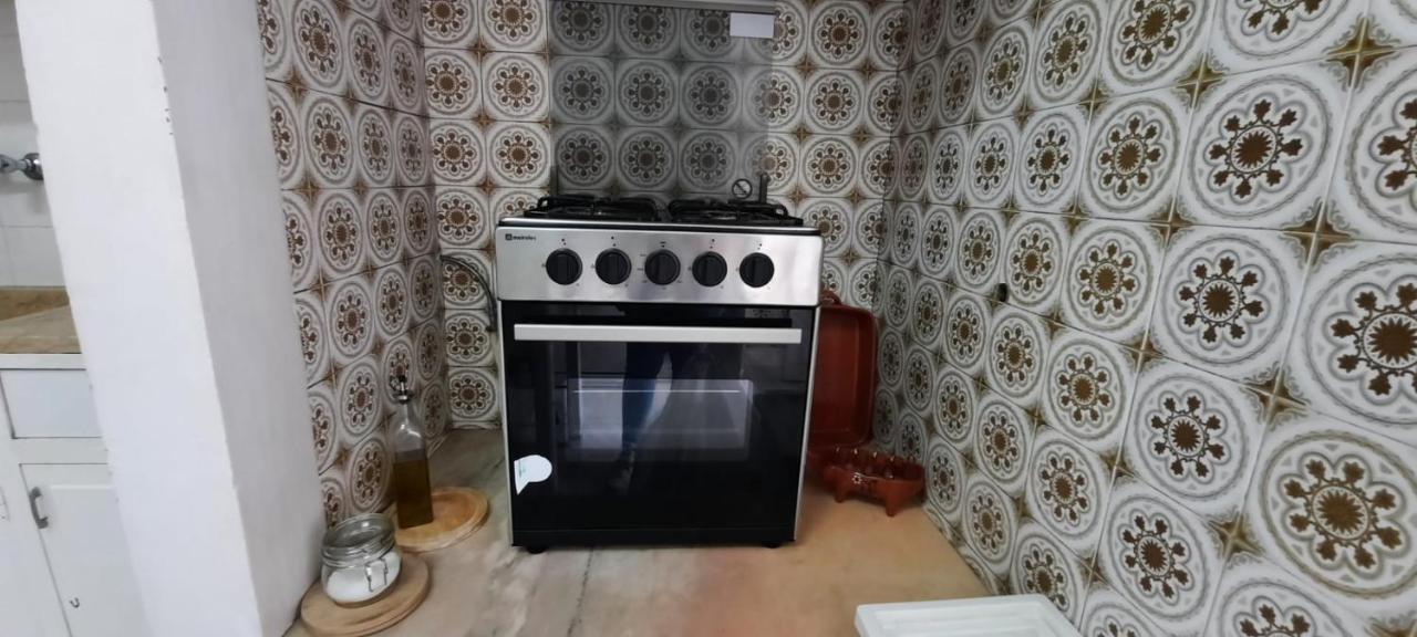 Sunny Terrace Apt, Close To Downtown! 2 Bedroom Flat
