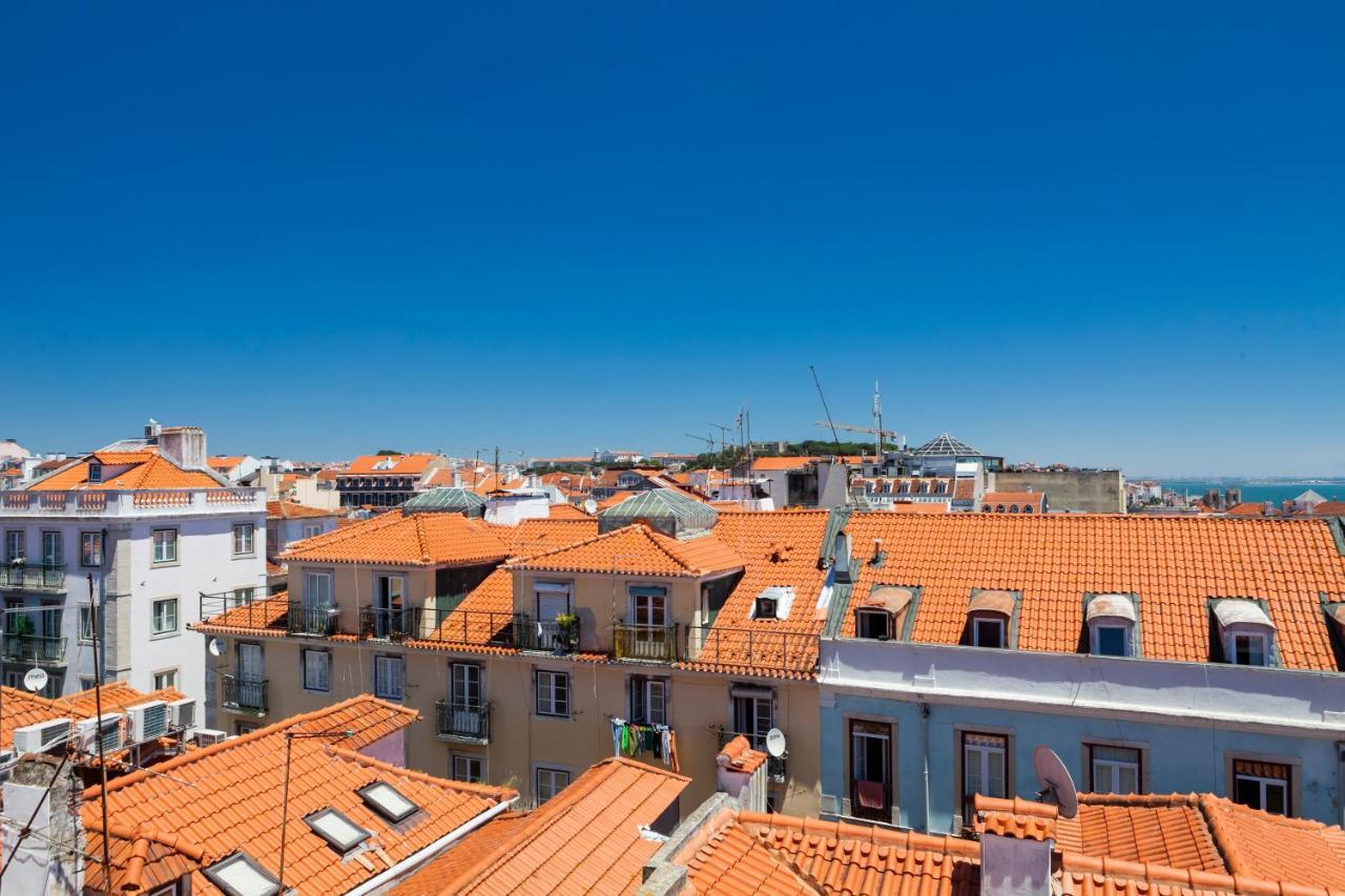 Amazing Rooftop Terrace With River And Historic View 4 Bedrooms 4 Bathrooms Ac 19th Century Building Chiado