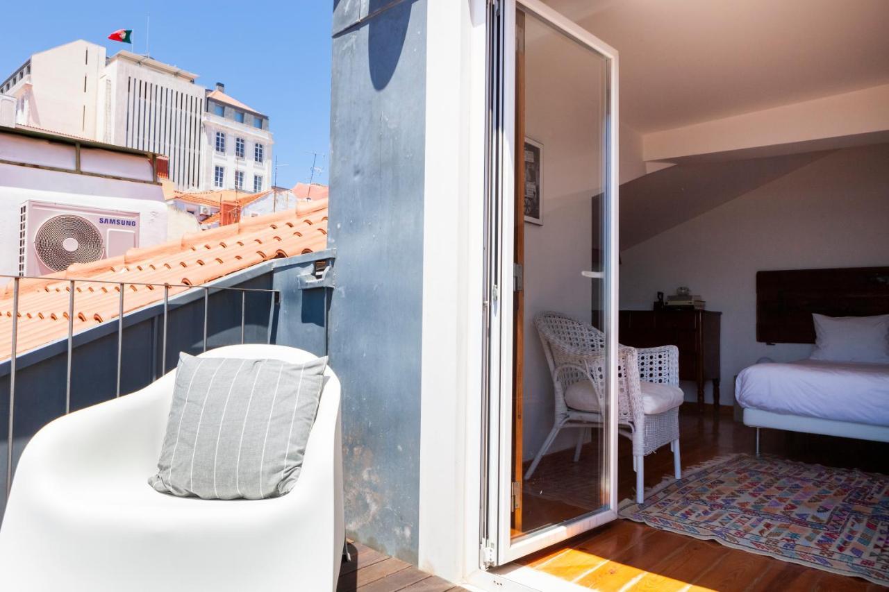 Breathtaking River-city View Two Private Terraces 3 Bedrooms&3 Bathrooms 17th Century Building Bica Chiado District * Lisboa