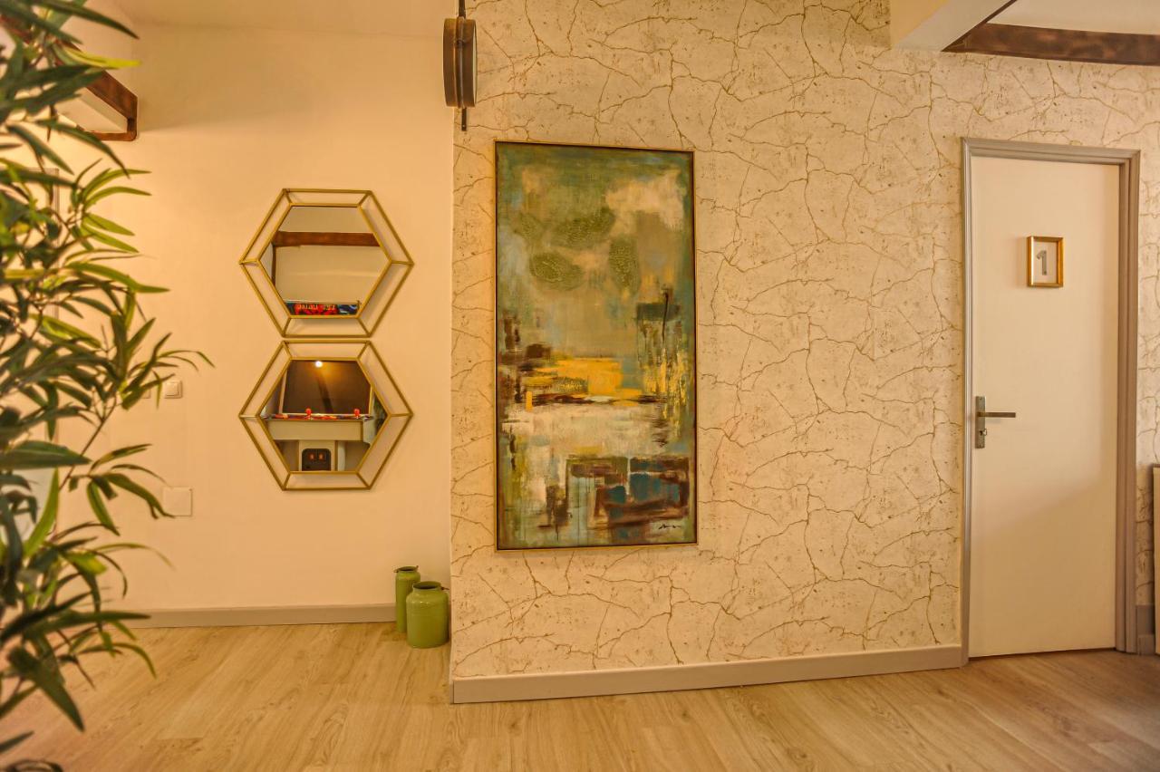 Pensión Marques De Pombal - 8 Bedroom *
