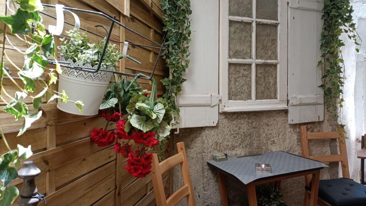 Hostal Now Bastidor Jovial