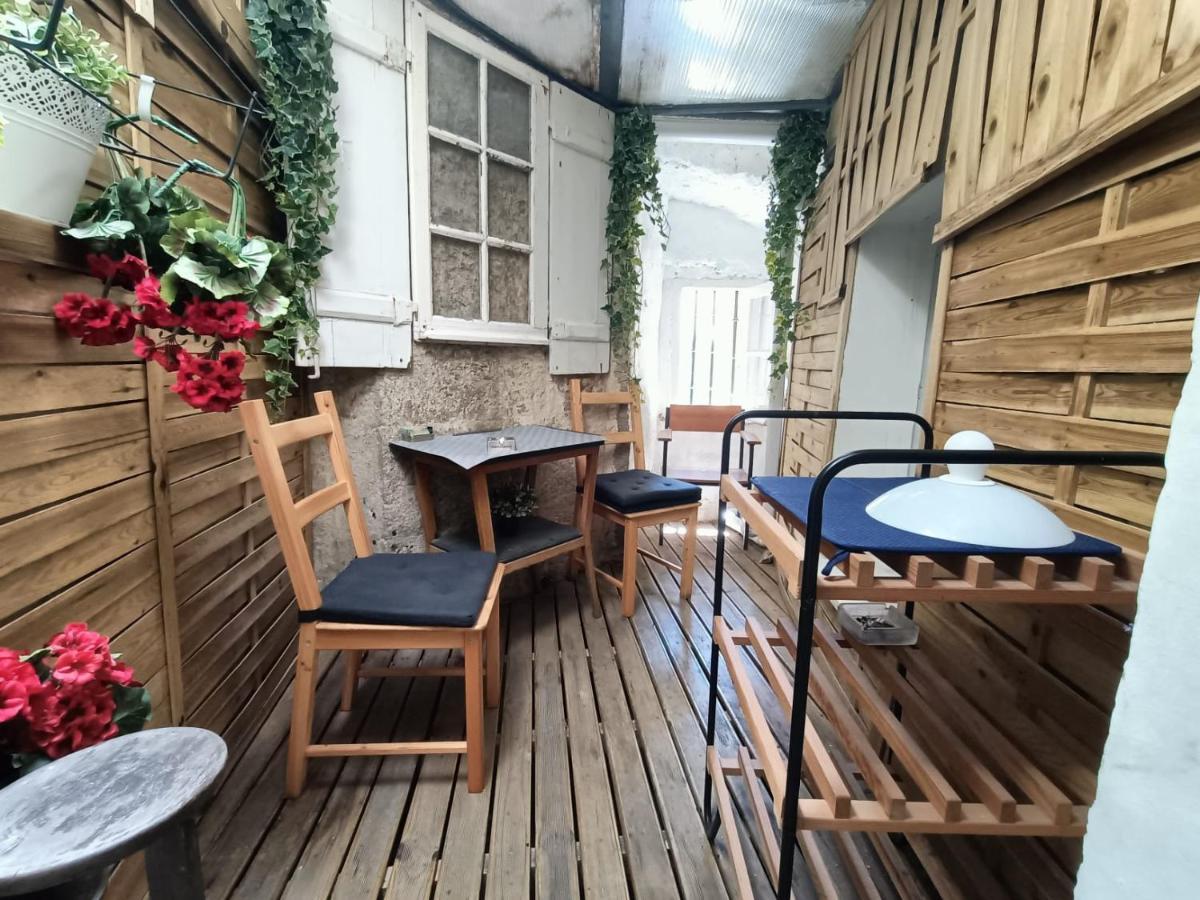 Now Bastidor Jovial Hostal *