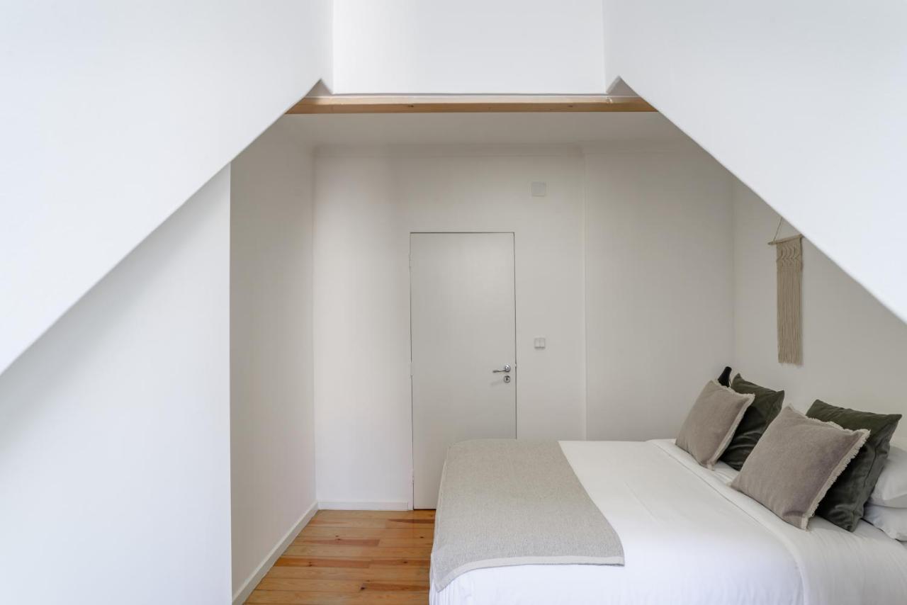 Apartment Authentic Graca - Cozy Flat With Local Soul Lisbon
