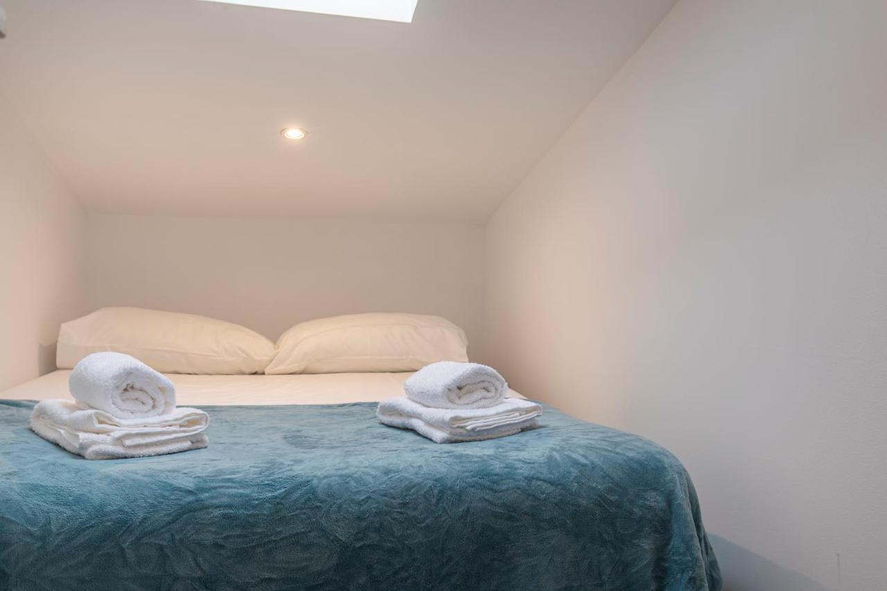 Condessa 2bdr Duplex By Lovelystay