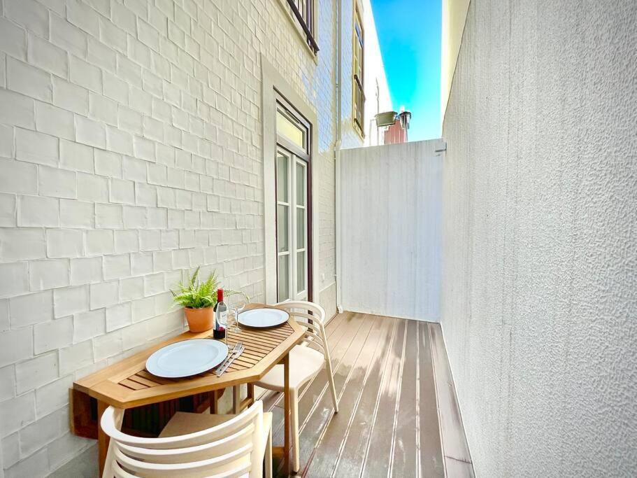 Rosário 2 Lovely With Private Patio - By Homeful * Lisboa