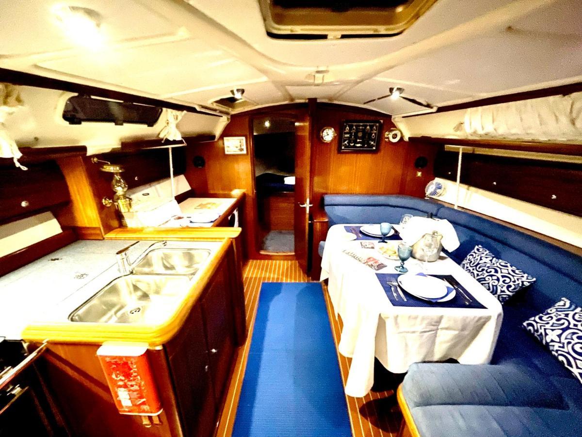 Hotel en barco Veleiro Oceanico De 12 M *