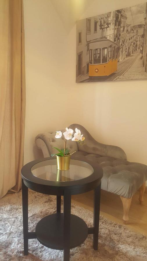 Olival Home- Feels Like * Lisboa