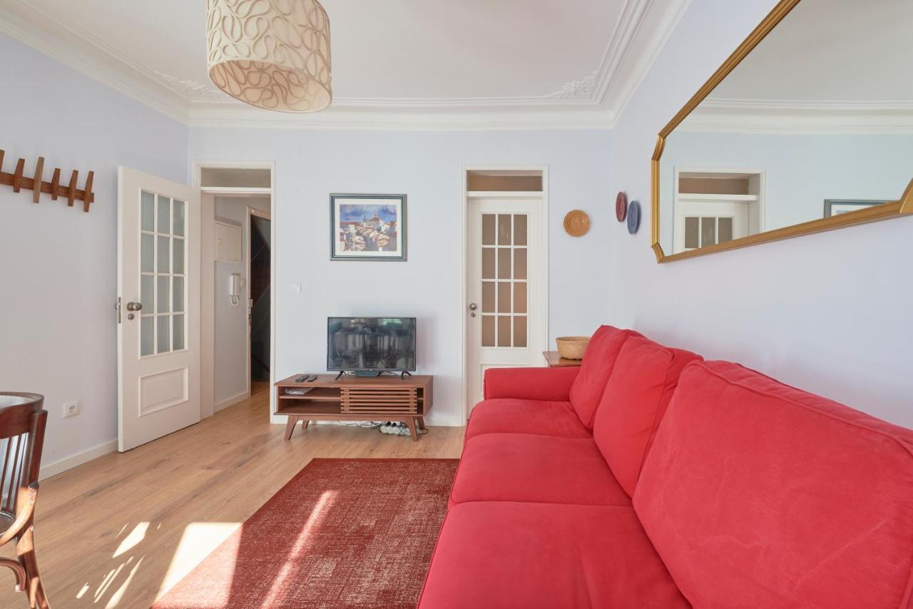 Amazing Terrace And Riverview In Historical Apartamento
