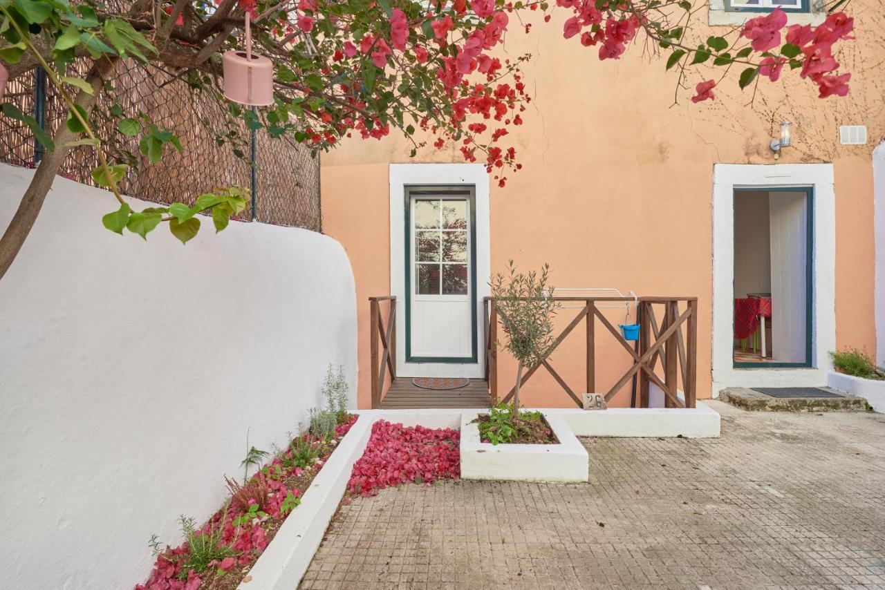 Amazing Terrace And Riverview In Historical Apartamento