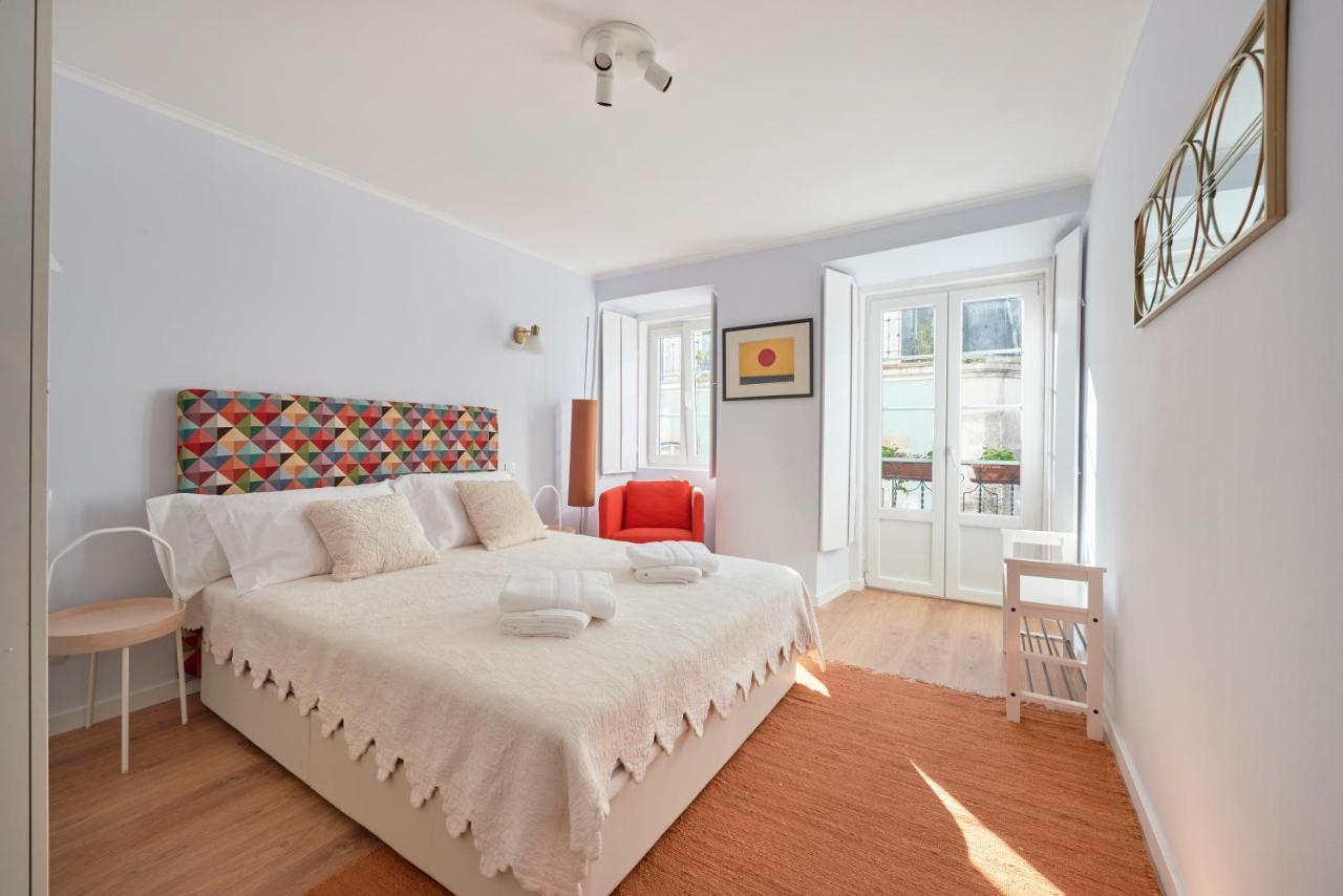 Amazing Terrace And Riverview In Historical Apartamento