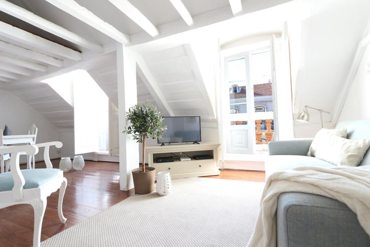 The Downtown Terrace - Fabulous Views, Sun Deck, Penthouse, 5th-floor No Lift Lisboa
