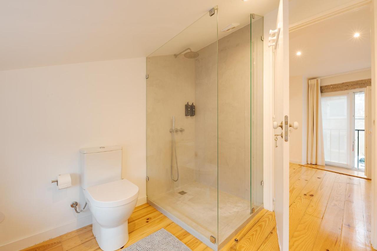 The Yellow House Spacious Duplex In Prazeres District Lisboa