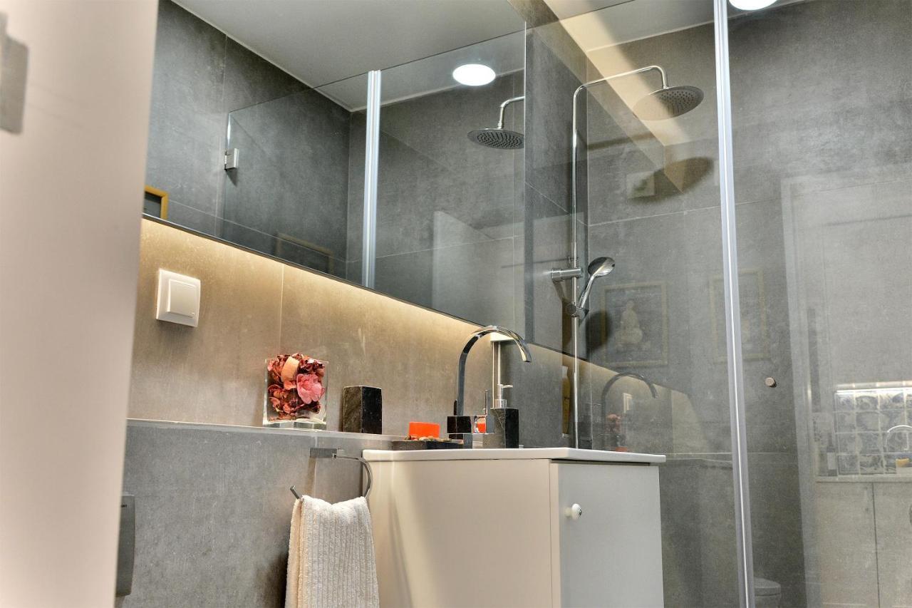 Bright And Spacious Three Bedroom In The Heart Of Lisboa
