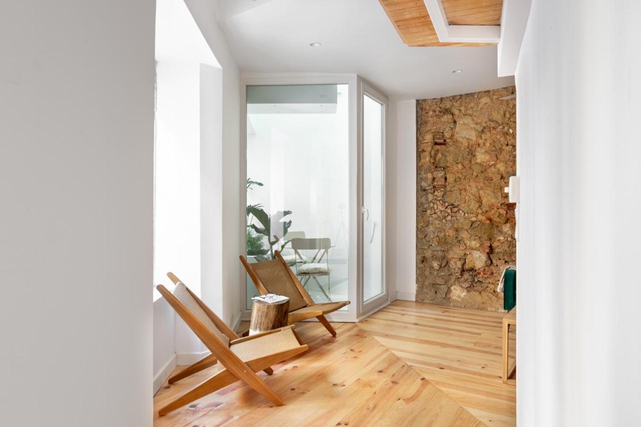 Joivy Big 6br House With Terrace In Santa Catarina Lisboa