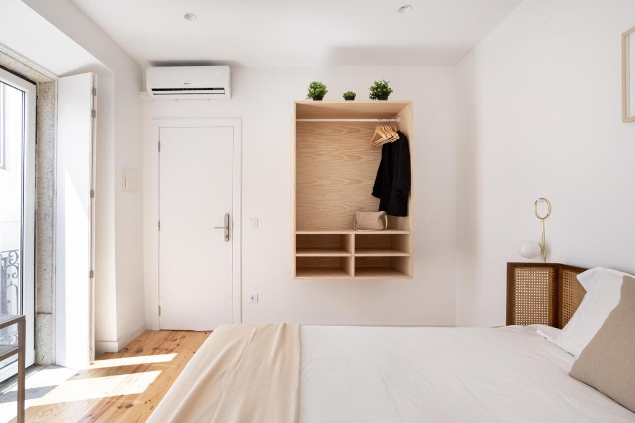 Joivy Big 6br House With Terrace In Santa Catarina Lisboa