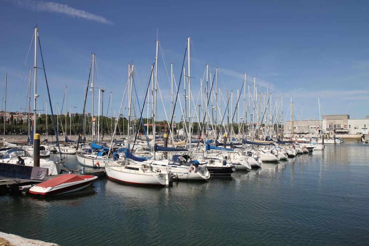 Hotel en barco In A Boat -