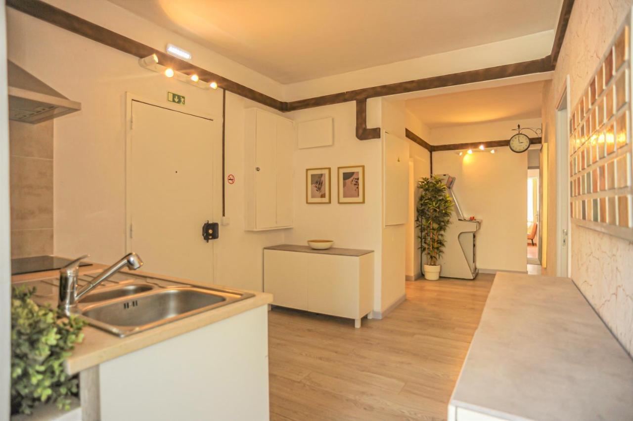 Pensión Marques De Pombal - 8 Bedroom Lisboa