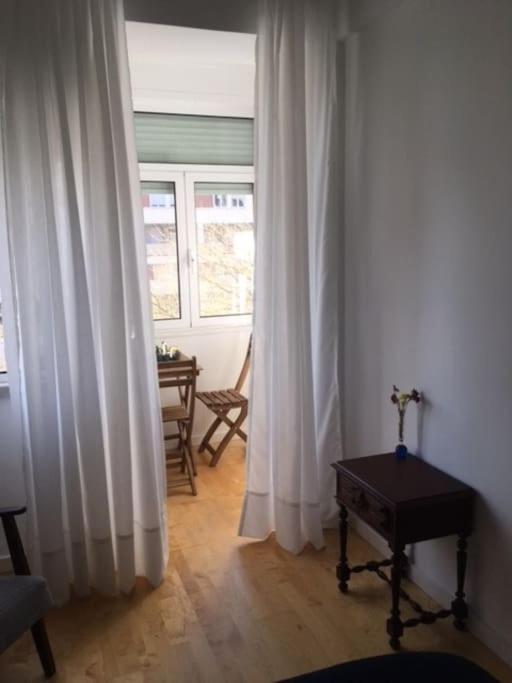 Homestay Charming Private Wc & Balcony Lisbon