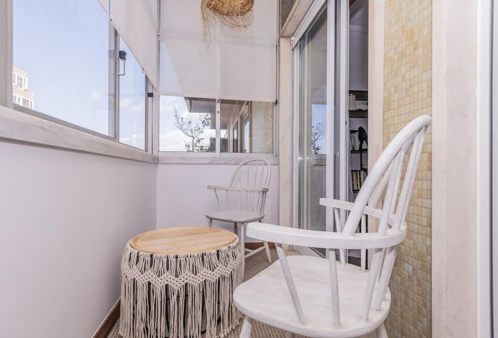 Cozy 3 Bedroom In Front Of The Subway Apartment