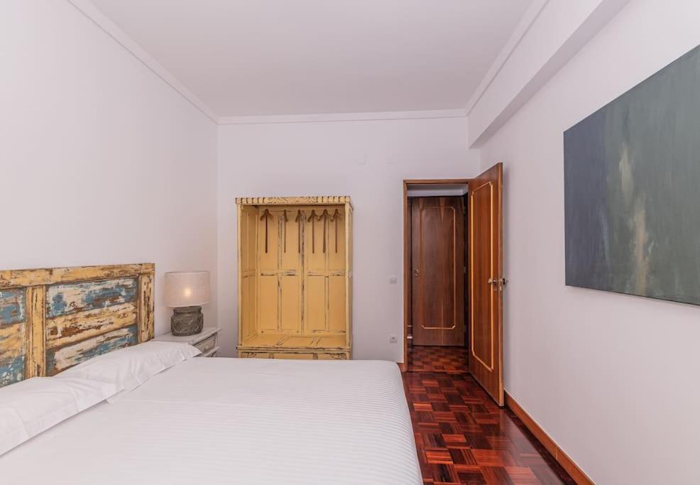 Cozy 3 Bedroom In Front Of The Subway Apartment Lisbon