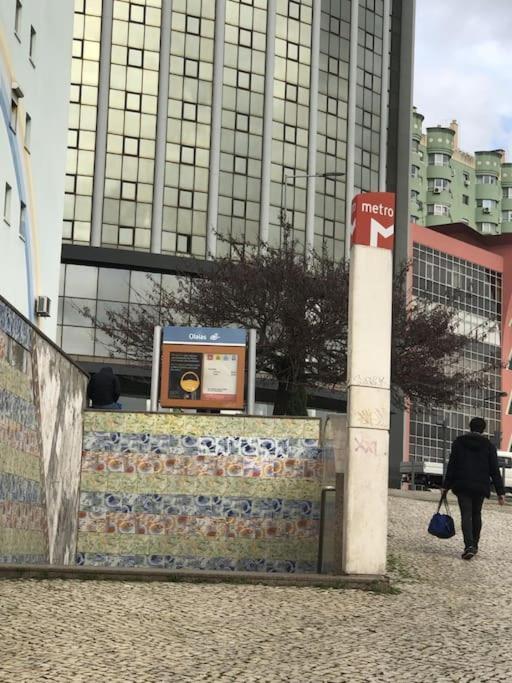 Cozy 3 Bedroom In Front Of The Subway Apartment *