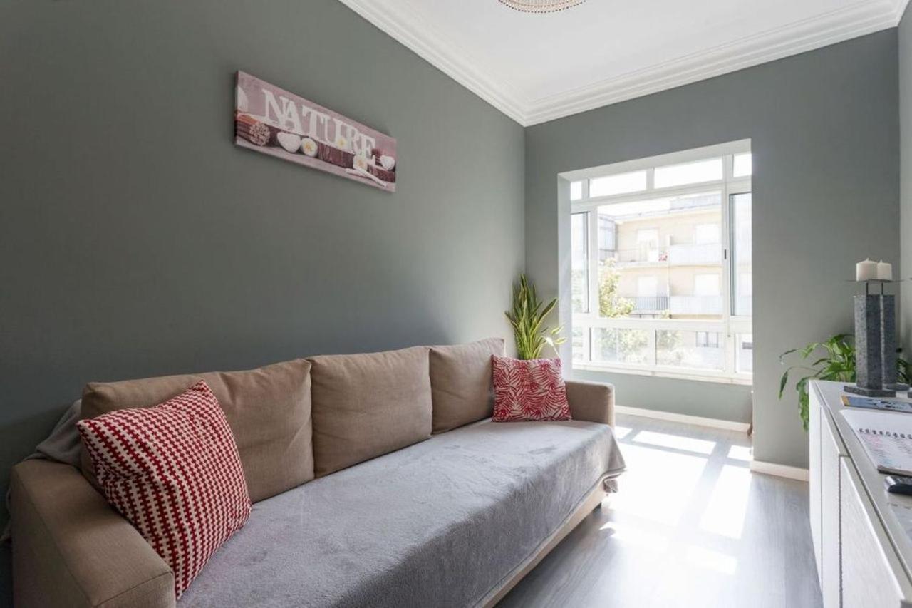 Be Local - With 2 Bedrooms In Moscavide - Apartamento